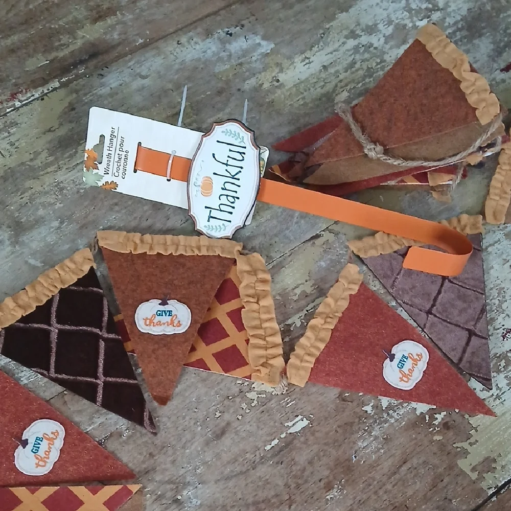 New Fall Garland And Wredth Hanger